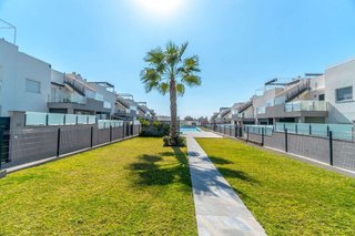 Piso en venta en Nueva Torrevieja - Aguas Nuevas en Torrevieja