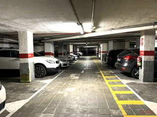 Garaje en venta en Can Vidalet en Esplugues de Llobregat