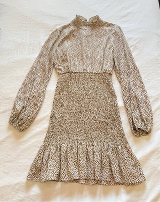 Vestido beige con panel de abeja