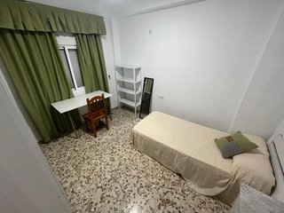 Piso en alquiler en El Plantinar - Felipe II - Tiro de Línea en Sevilla
