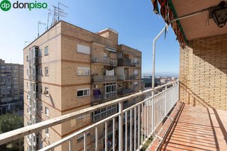 Piso en venta en Polígono Cartuja – La Paz en Granada
