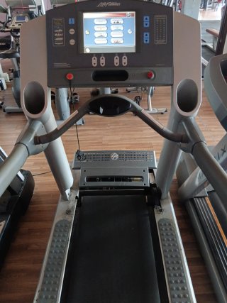 Cinta de Correr Profesional Life Fitness