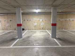 Garaje en alquiler en Eixample Nord – La Devesa en Girona