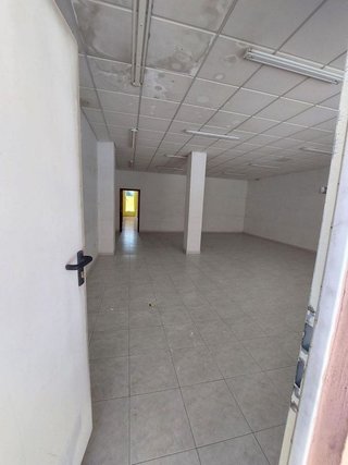 Local comercial en venta en Flores de Sil - La Placa en Ponferrada