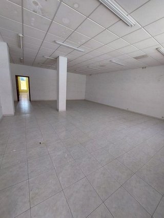 Local comercial en venta en Flores de Sil - La Placa en Ponferrada