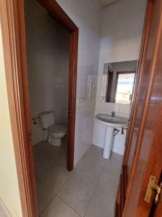 Local comercial en venta en Flores de Sil - La Placa en Ponferrada