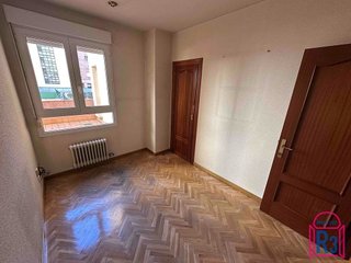 Piso en venta en La Chantría - La Lastra en León