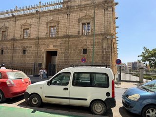 Local comercial en alquiler en Doctor Barraquer - G. Renfe - Policlínico en Sevilla