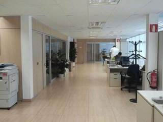 Oficina en alquiler en Les Corts en Barcelona