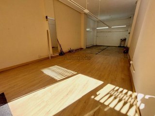 Local comercial en venta en Tenderina Alta - Fozaneldi en Oviedo