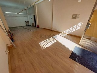 Local comercial en venta en Tenderina Alta - Fozaneldi en Oviedo