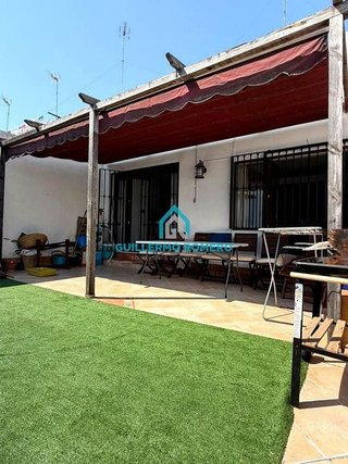 Chalet en venta en Coria del Río