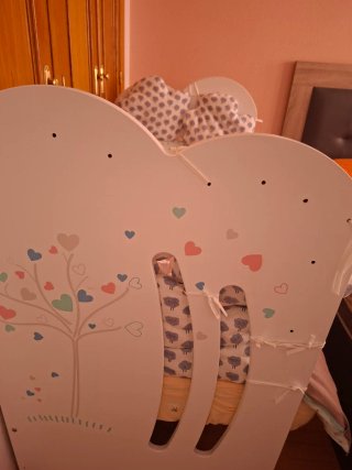 Cuna Micuna árbol corazones