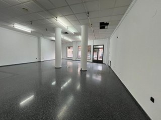 Local comercial en alquiler en Plaza de Toros - Avenida Chapí - Trinquete en Elda