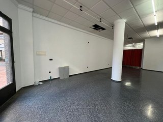 Local comercial en alquiler en Plaza de Toros - Avenida Chapí - Trinquete en Elda