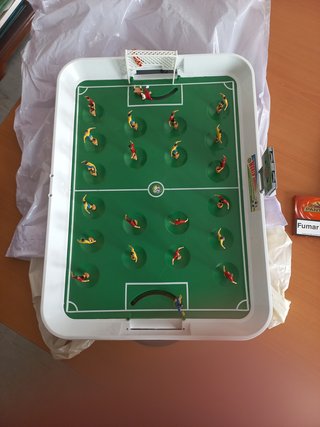 Futbolín de mesa  faltan una la portería,