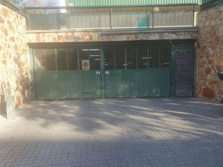 Garaje en venta en El Raval - Safaretjos en Santa Coloma de Gramanet