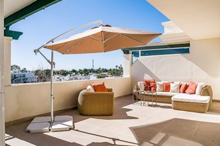 Ático en venta en Nueva Andalucía centro en Marbella