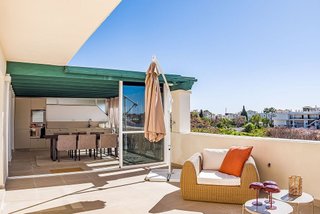 Ático en venta en Nueva Andalucía centro en Marbella