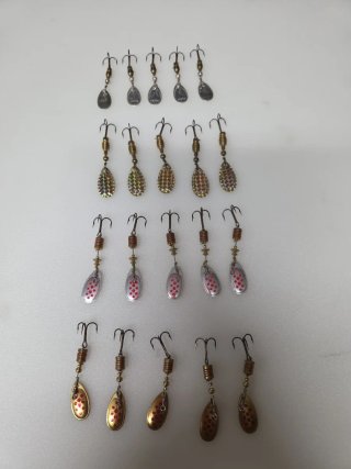 Lote n°4 de 20 Cucharillas Pesca Trucha