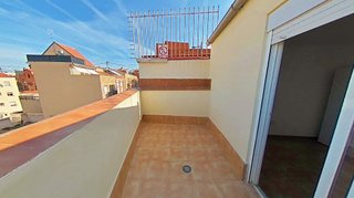 Piso en venta en Valdeacederas en Madrid