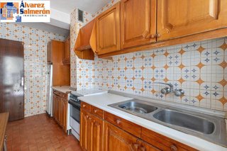 Piso en venta en Polígono Cartuja – La Paz en Granada