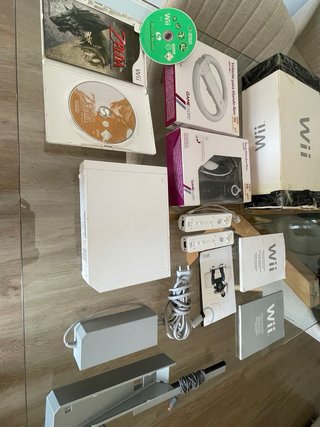 Mega Pack Wii con Caja + 4 Mandos + Zelda + Juego