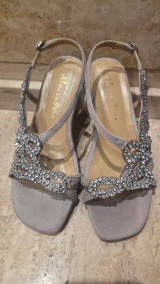 Sandalias de vestir con pedrería