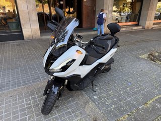 Honda ADV 350 2024 Blanca - Impecable en Sabadell