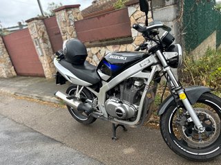 Suzuki GS500 Naked Moto