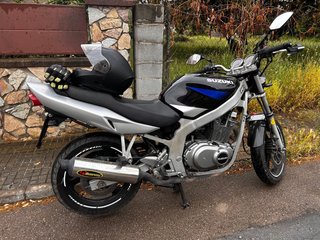 Suzuki GS500 Naked Moto