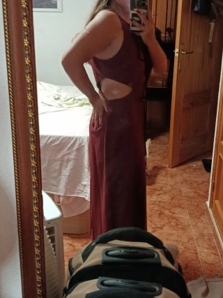 Vestido largo rojo con aberturas
