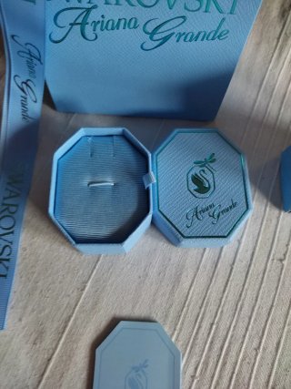 Confezione Swarovski x Ariana Grande