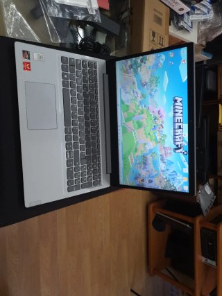 Lenovo Ryzen 5 15,6 Gris