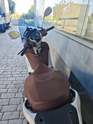 Piaggio Beverly 350 Gris/Marrón