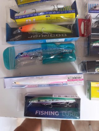 Lote de señuelos de pesca