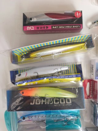 Lote de señuelos de pesca