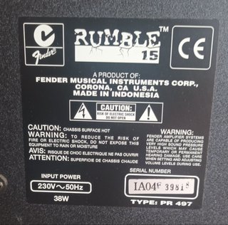 Amplificador Bajo Fender Rumble 15