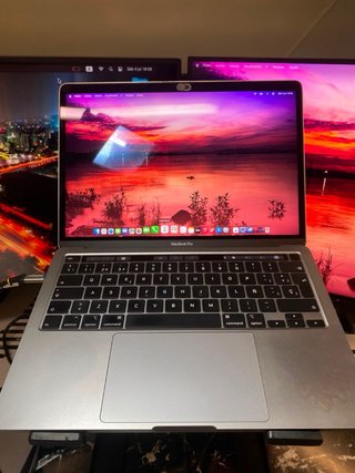 MacBook Pro 2020 16GB RAM/ 500GB SSD 13”