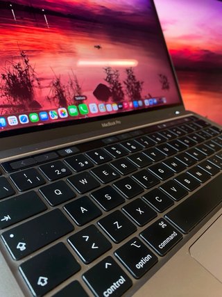 MacBook Pro 2020 16GB RAM/ 500GB SSD 13”