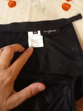 Falda negra elegante