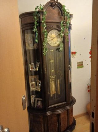 Reloj de pie antiguo