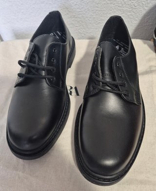 Scarpe classiche nuove
