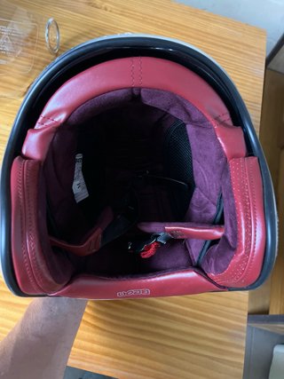 Casco Moto Azul con Visera y Accesorios