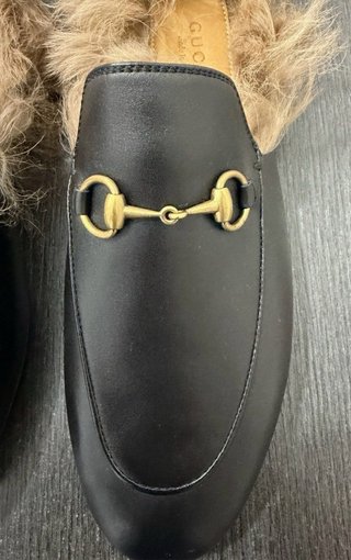 Mocasines Gucci Princetown Piel Negra y Dorado