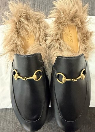 Mocasines Gucci Princetown Piel Negra y Dorado