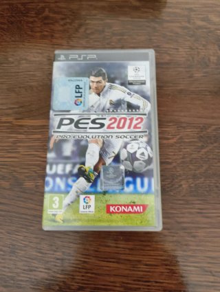 Lote 7 giochi PSP: Invizimals, GTA, FIFA, PES