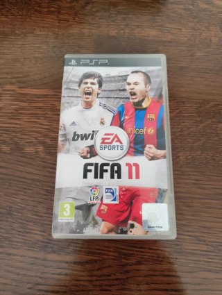 Lote 7 giochi PSP: Invizimals, GTA, FIFA, PES