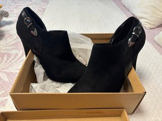 Botines S. Fashion Negros Tacón Alto