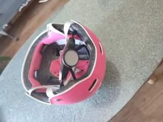 Casco infantil bici/patines rosa y blanco